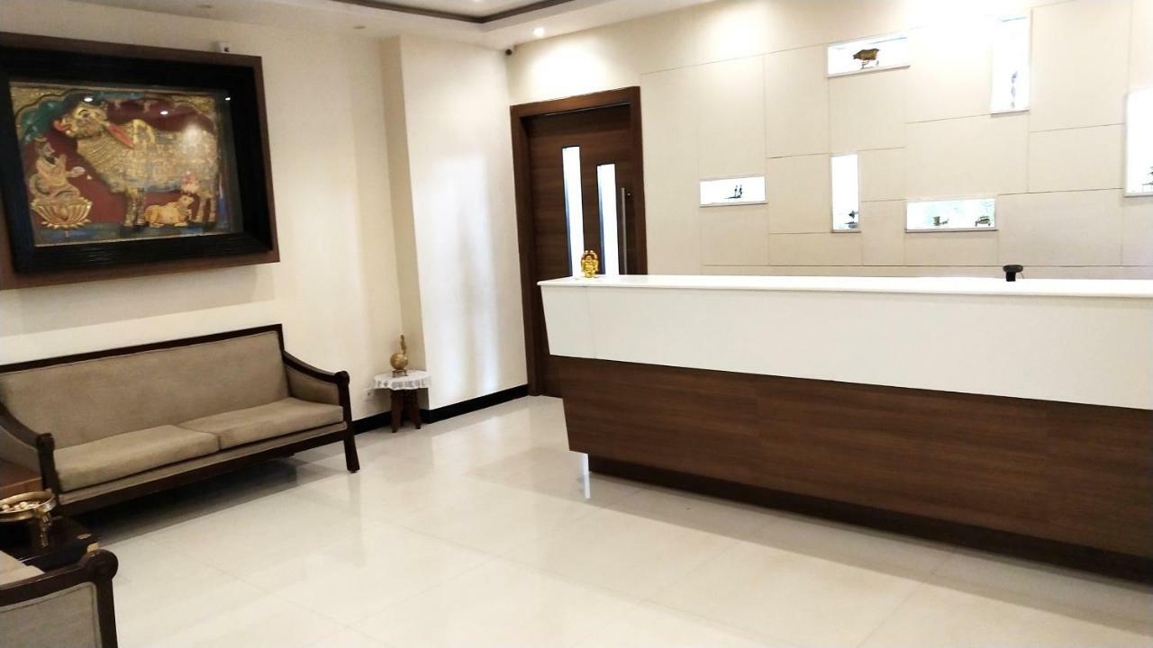 The Pioneer Hotel Визакхапатнам Екстериор снимка